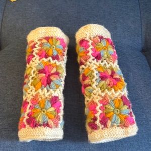 Nirvana designs wool outer mittens